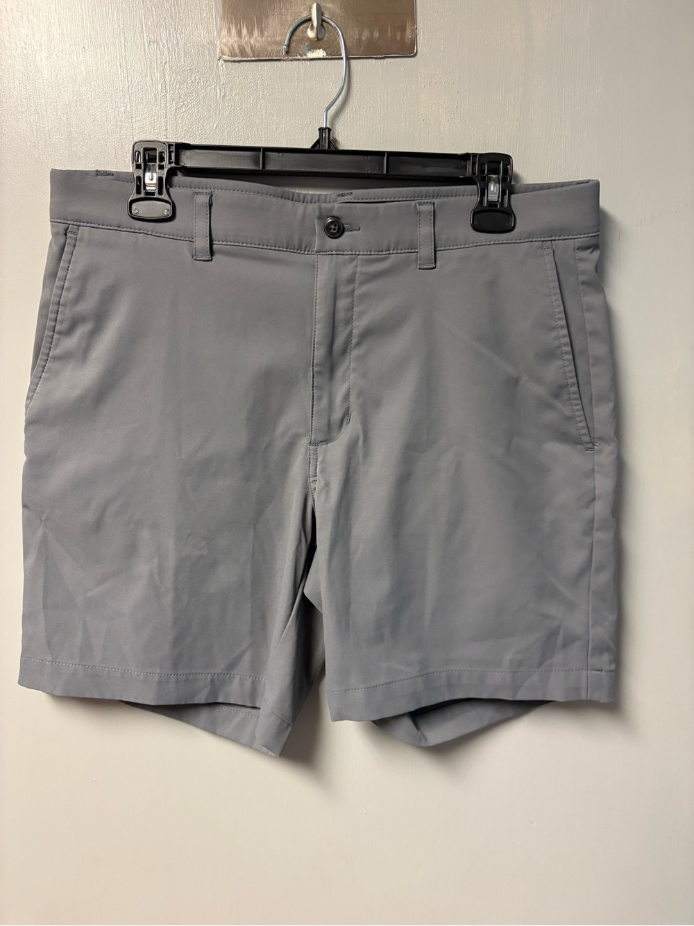 PGA tour Men's Gray Performance Shortssize 32 waist